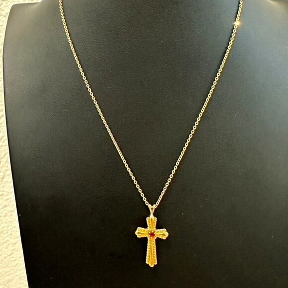 Avon Reversible Ruby Red Stone Cross Pendant Necklace Gold Tone - Picture 3 of 6